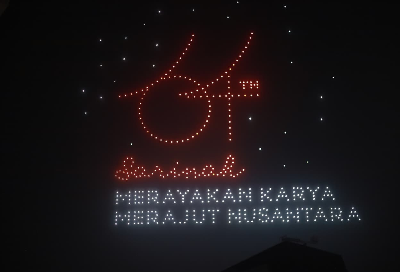 500 Drone Light Show Meriahkan Kesenian Rakyat Dalam Kebersamaan Kemerdekaan RI ke-81 di Sarinah Jakarta